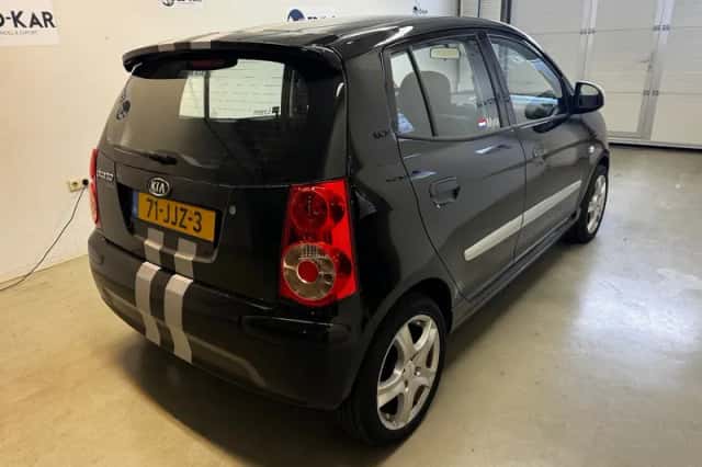 Kia Picanto (2009) thumbnail 5