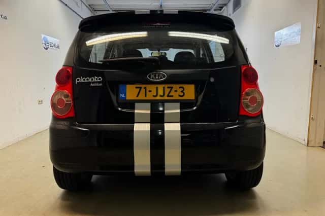 Kia Picanto (2009) thumbnail 6