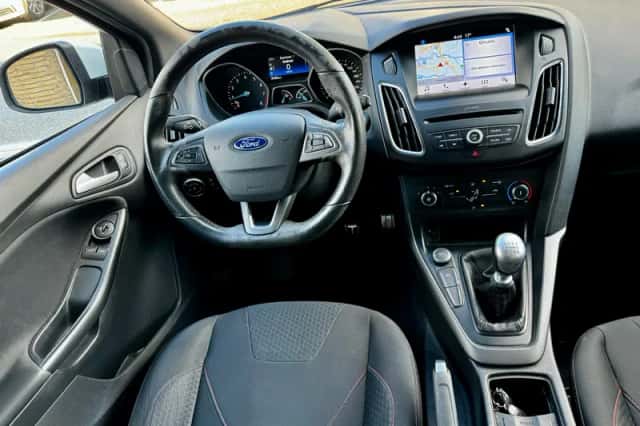 Ford Focus (2017) thumbnail 2