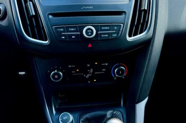 Ford Focus (2017) thumbnail 3