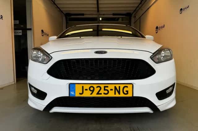 Ford Focus (2017) thumbnail 5
