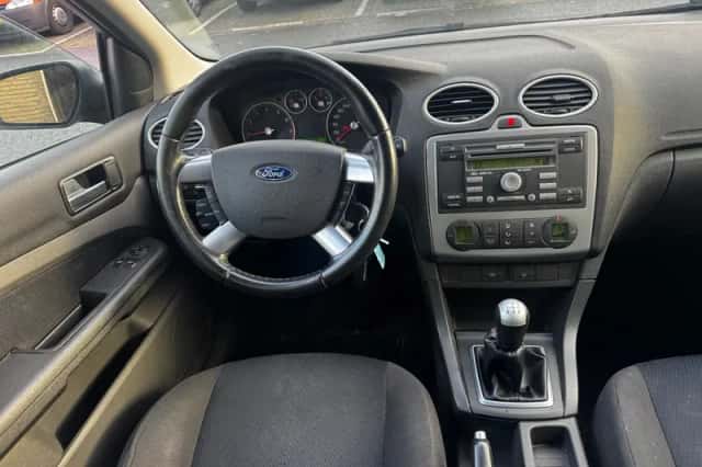 Ford Focus (2007) thumbnail 2