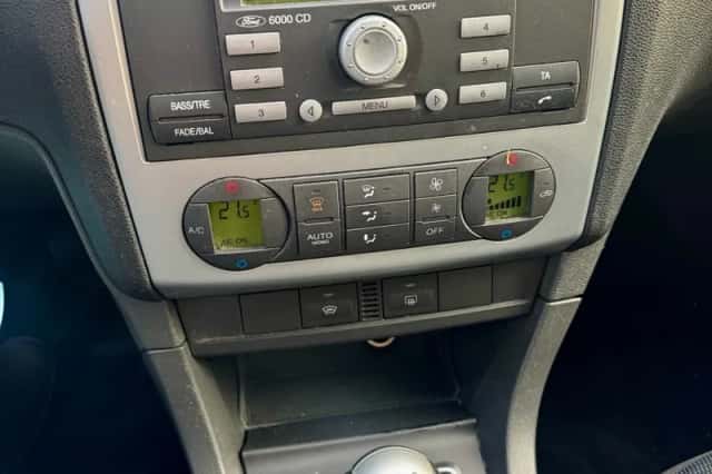 Ford Focus (2007) thumbnail 3