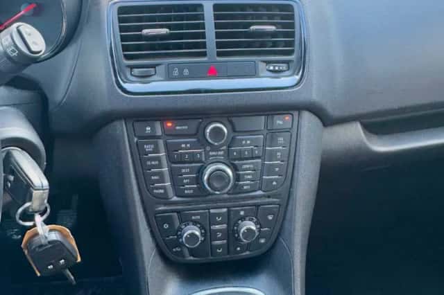 Opel Meriva (2013) thumbnail 3