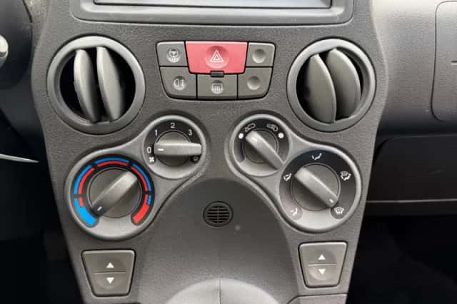 Fiat Panda (2009) thumbnail 3