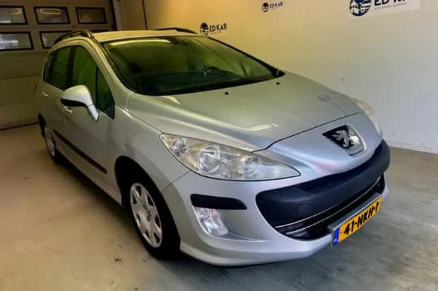 Peugeot 308 (2010) thumbnail 4
