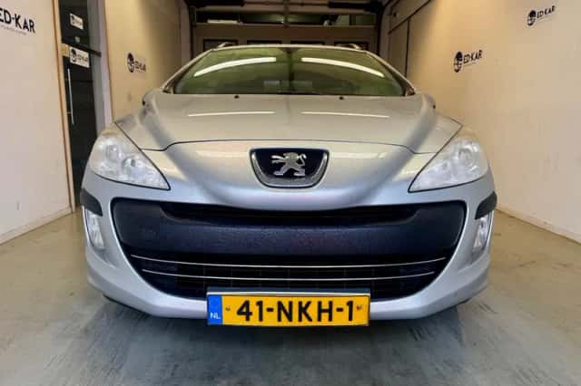 Peugeot 308 (2010) thumbnail 5