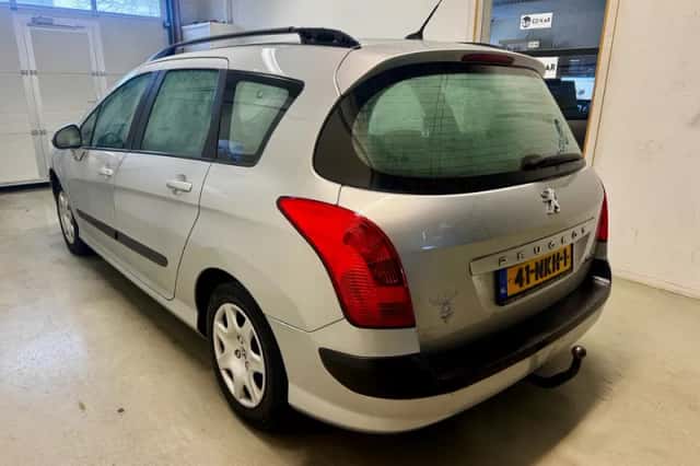 Peugeot 308 (2010) thumbnail 6