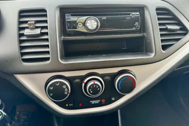 Kia Picanto (2012) thumbnail 3