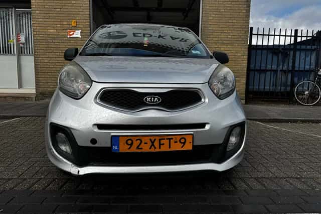 Kia Picanto (2012) thumbnail 4