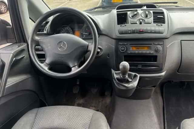 Mercedes-Benz Vito (2011) thumbnail 2