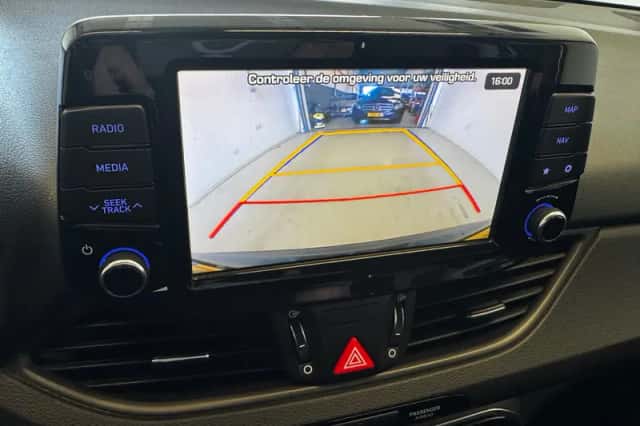 Hyundai i30 (2018) thumbnail 3