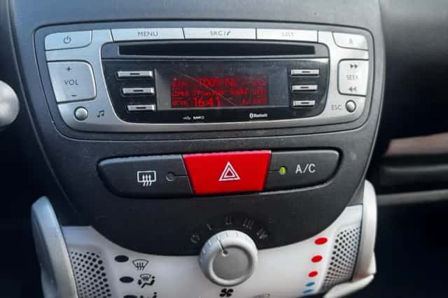 Toyota Aygo (2012) thumbnail 3