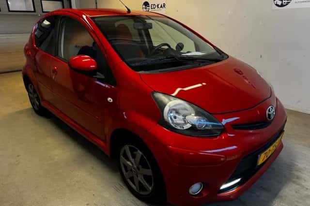 Toyota Aygo (2012) thumbnail 5