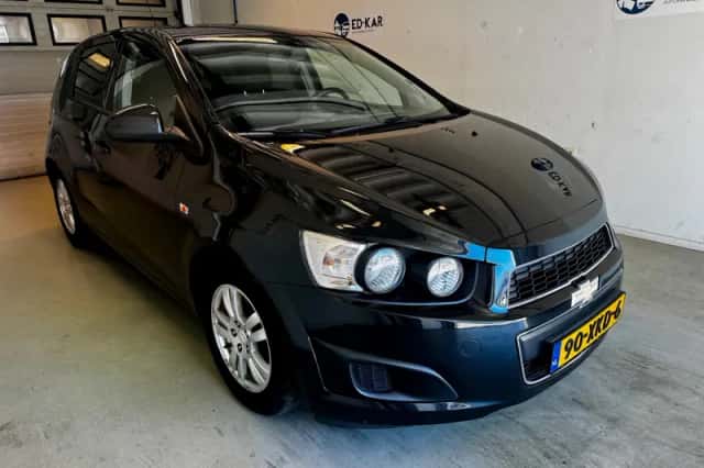 Chevrolet AVEO (2012) thumbnail 5