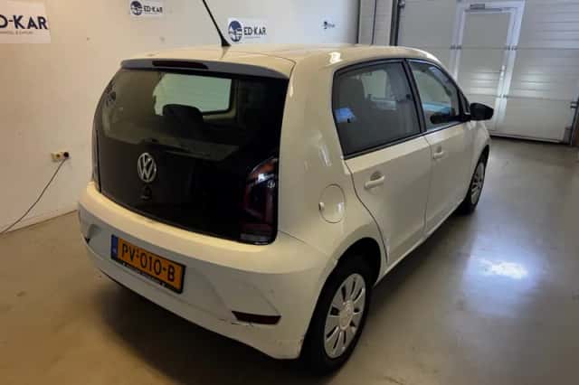 Volkswagen Up (2017) thumbnail 6