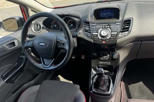 Ford Fiesta (2016) thumbnail 2