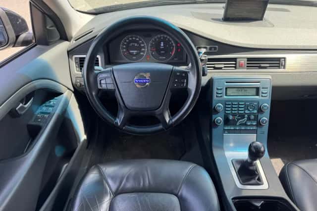 Volvo V70 (2010) thumbnail 2