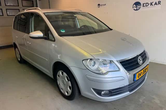 Volkswagen Touran (2009) thumbnail 5