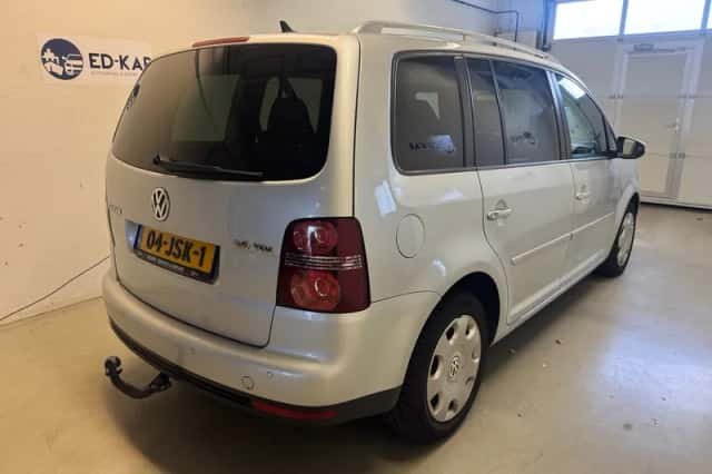 Volkswagen Touran (2009) thumbnail 6