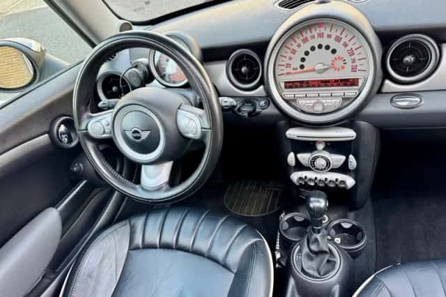 MINI Clubman (2010) thumbnail 2
