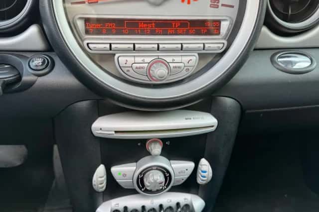 MINI Clubman (2010) thumbnail 3