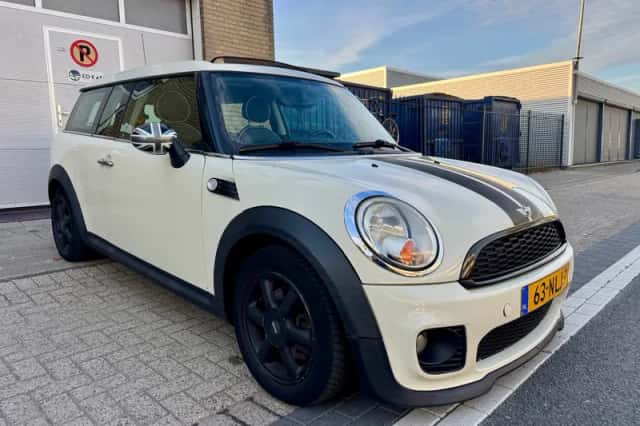 MINI Clubman (2010) thumbnail 5