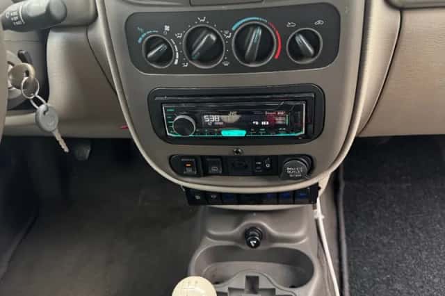 Chrysler PT CRUISER (2000) thumbnail 3