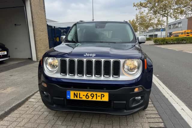 Jeep Renegade (2017) thumbnail 4