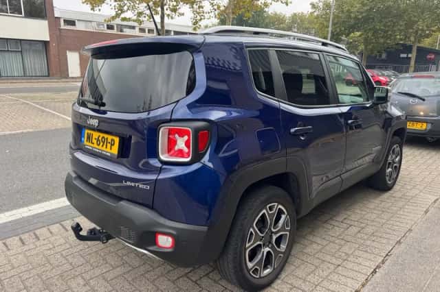 Jeep Renegade (2017) thumbnail 6