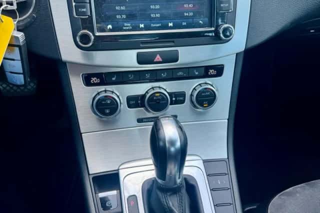 Volkswagen Passat (2013) thumbnail 3