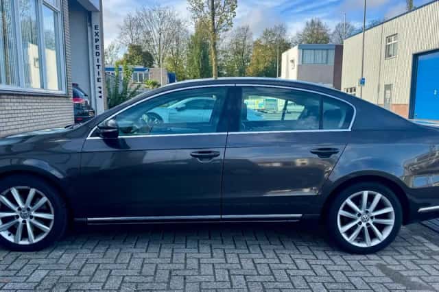 Volkswagen Passat (2013) thumbnail 4