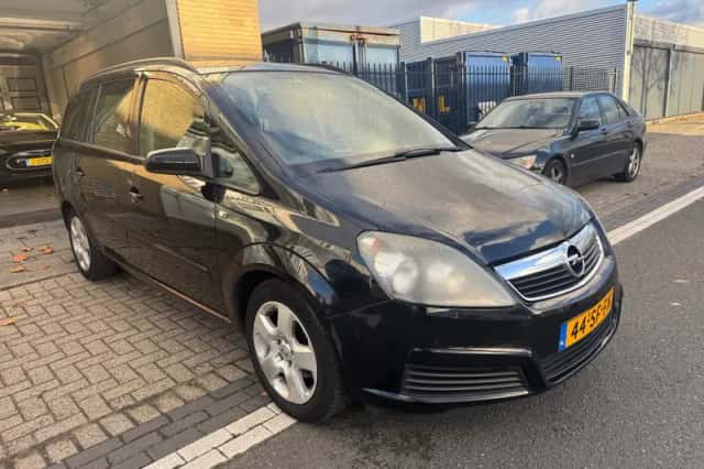 Opel Zafira (2005) thumbnail 6