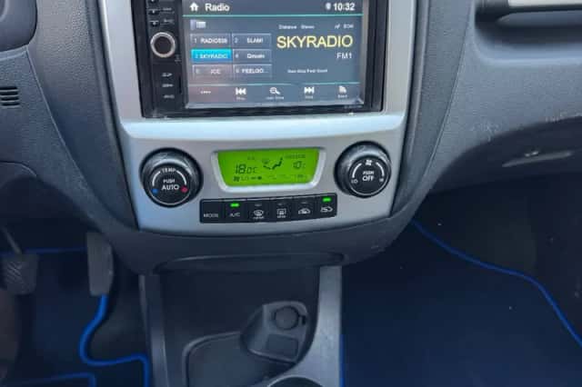Kia Sportage (2010) thumbnail 3