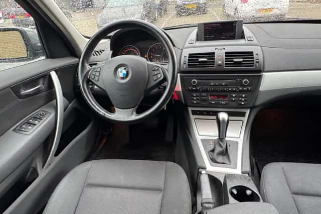 BMW X3 (2009) thumbnail 2