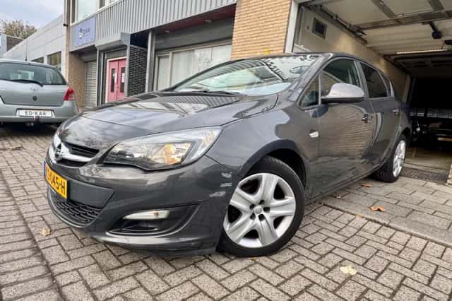 Opel Astra (2013)