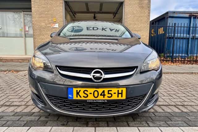 Opel Astra (2013) thumbnail 4