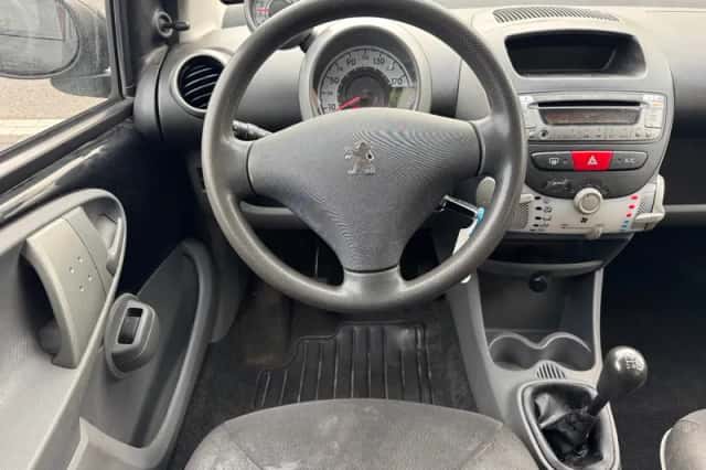 Peugeot 107 (2011) thumbnail 2