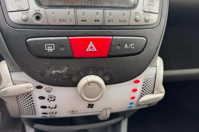 Peugeot 107 (2011) thumbnail 3
