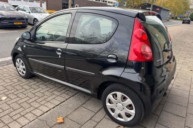 Peugeot 107 (2011) thumbnail 6