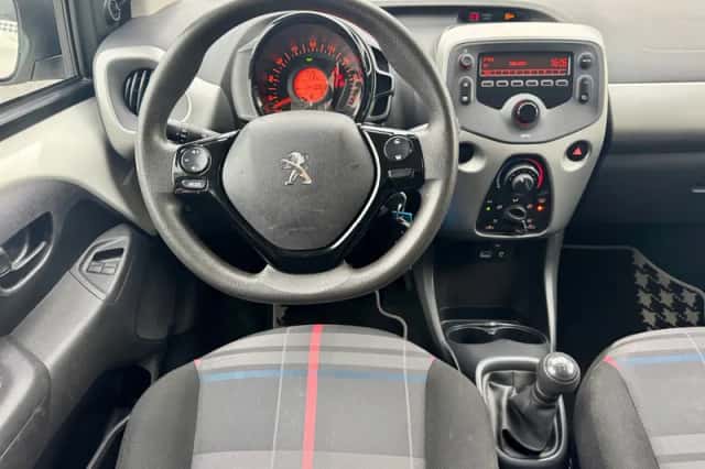 Peugeot 108 (2014) thumbnail 2