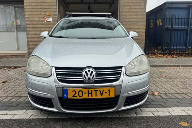 Volkswagen Golf (2009) thumbnail 4