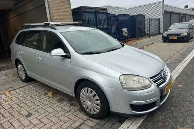 Volkswagen Golf (2009) thumbnail 5