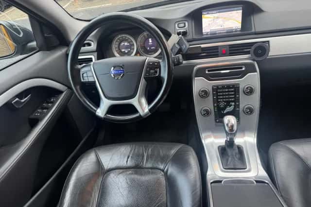 Volvo V70 (2012) thumbnail 2