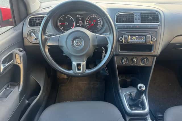 Volkswagen Polo (2012) thumbnail 2