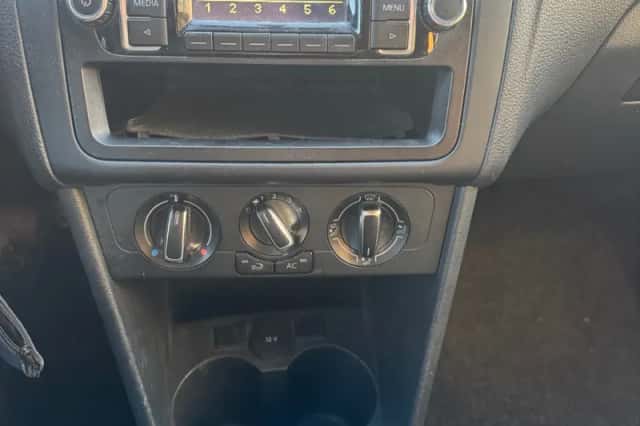 Volkswagen Polo (2012) thumbnail 3