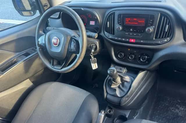 Fiat Doblo (2017) thumbnail 2