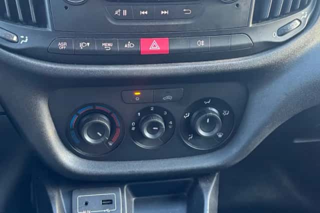 Fiat Doblo (2017) thumbnail 3
