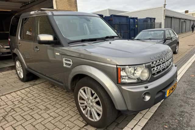 Land Rover Discovery (2011) thumbnail 6