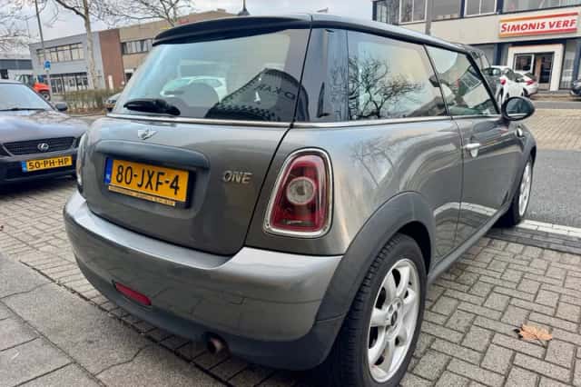 MINI One (2009) thumbnail 5